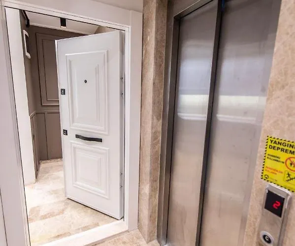 Fatih'de Olanagi Sunan Esyali Apartment